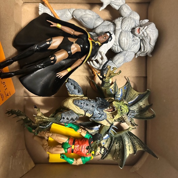 Marvel figurines bundle - Picture 2 of 2